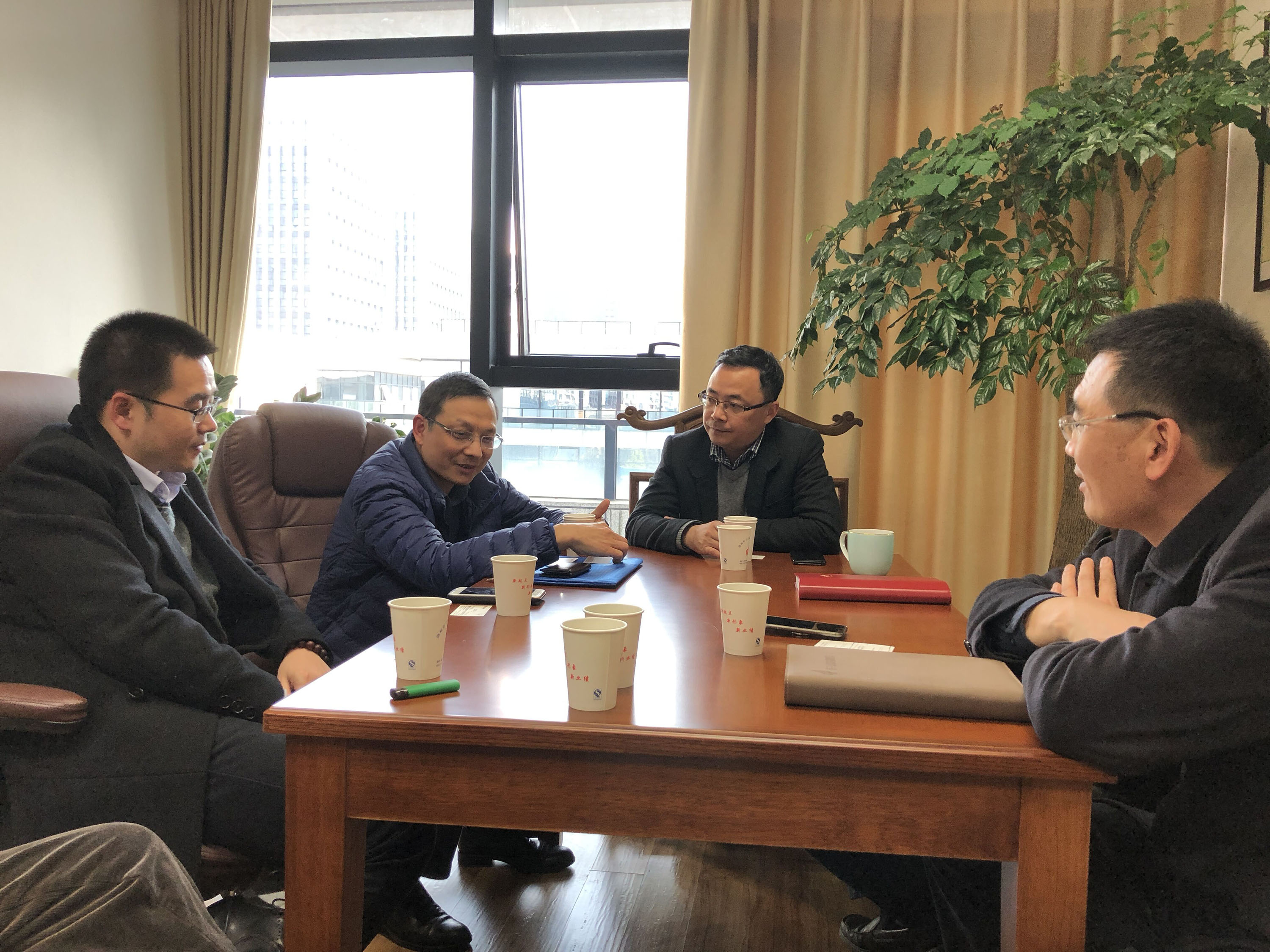 集團(tuán)副總經(jīng)理余顯勇赴德清洽談合作