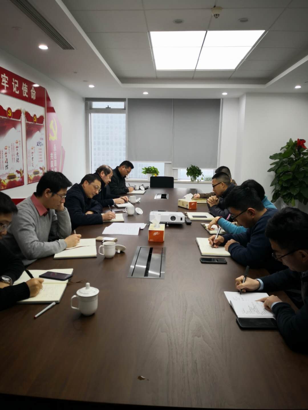 集團公司副總經理余顯勇一行赴廣杰公司調研