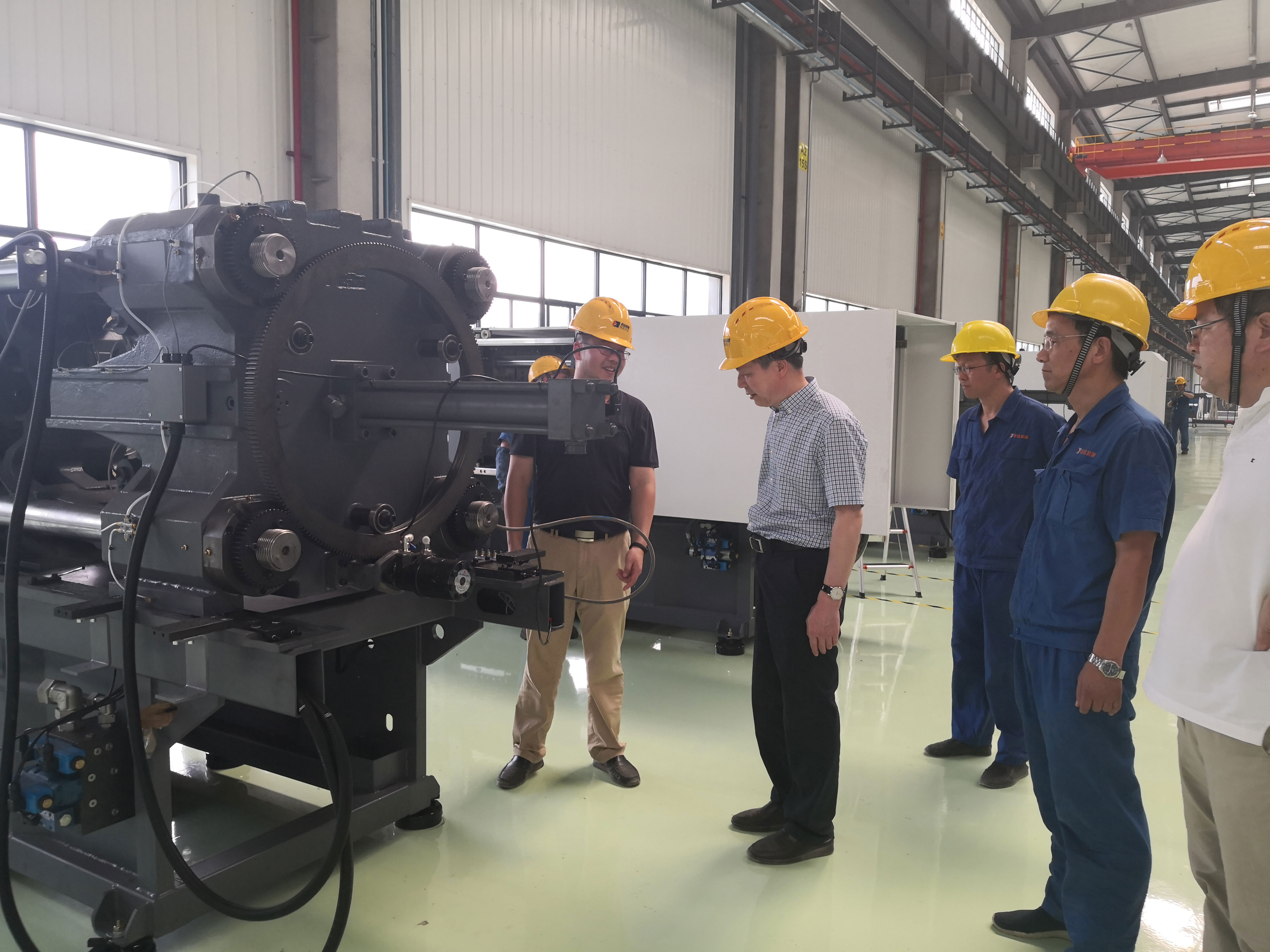 集團公司黨委書記、董事長虞岳明對德清申達開展安全檢查