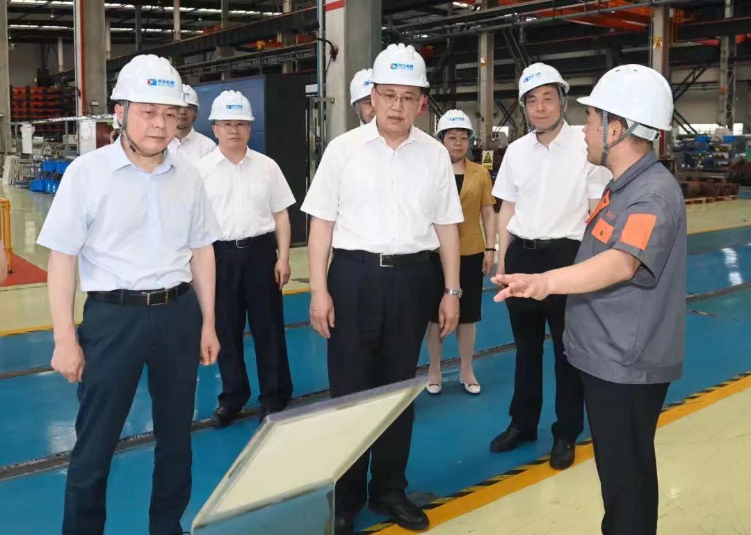 袁家軍在省二輕集團申達機器公司調研時強調：以數字變革引領高端裝備制造業發展