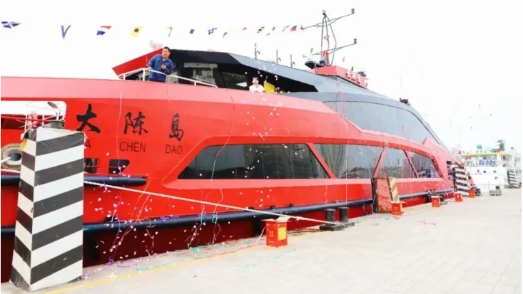 “大陳島”號豪華客輪抵達椒江，省二輕集團國瑞科技公司配套全船套電氣設備