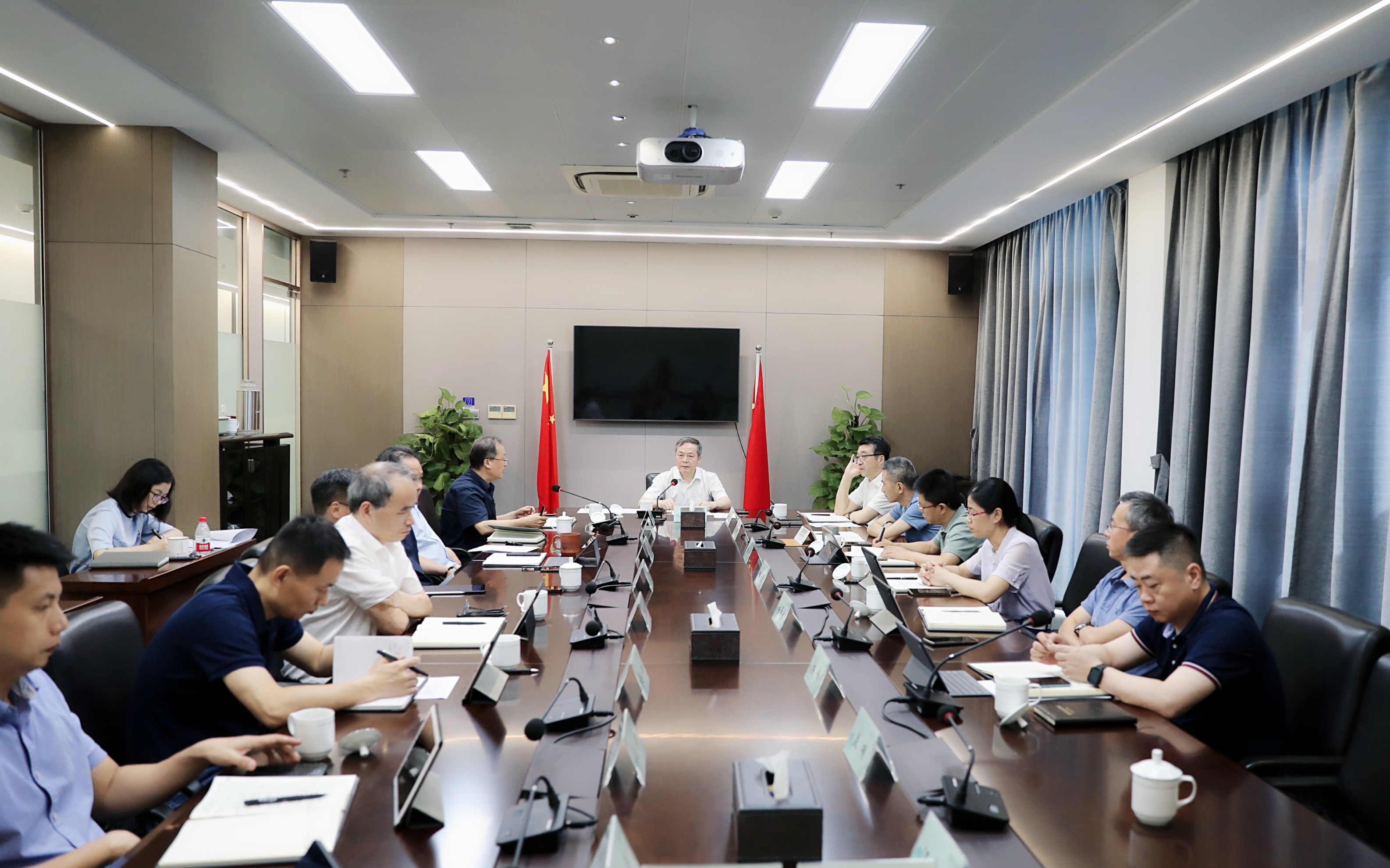 省二輕集團(tuán)黨委認(rèn)真學(xué)習(xí)董貴波主任調(diào)研講話精神研究貫徹落實(shí)意見