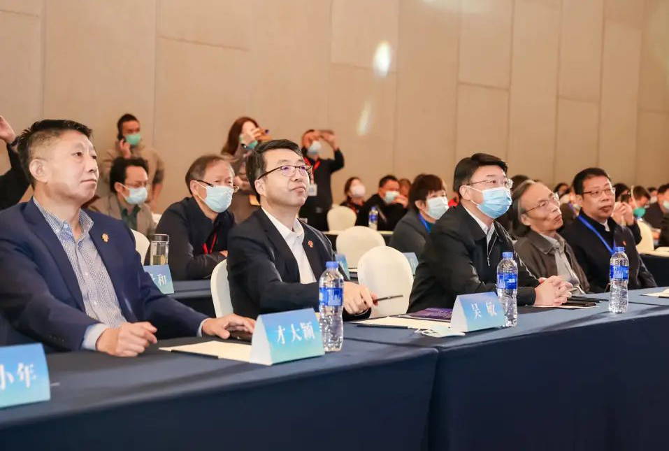 中國(guó)工藝美術(shù)產(chǎn)業(yè)發(fā)展大會(huì)開(kāi)幕 吳敏應(yīng)邀出席