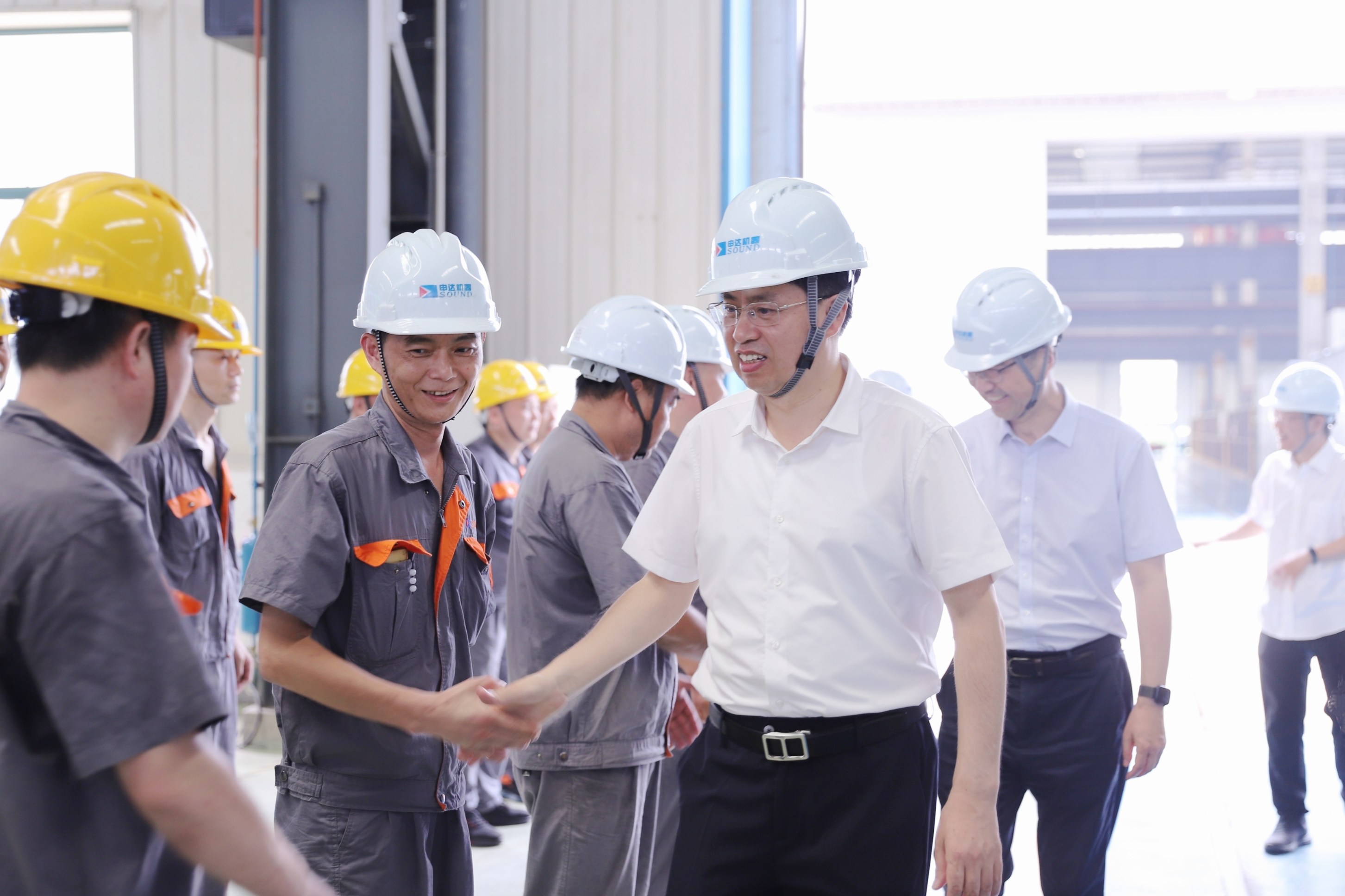 集團公司黨委書記、董事長楊勝杰一行赴申達(dá)機器公司開展主題教育調(diào)研 傳達(dá)貫徹省委十五屆三次全會精神