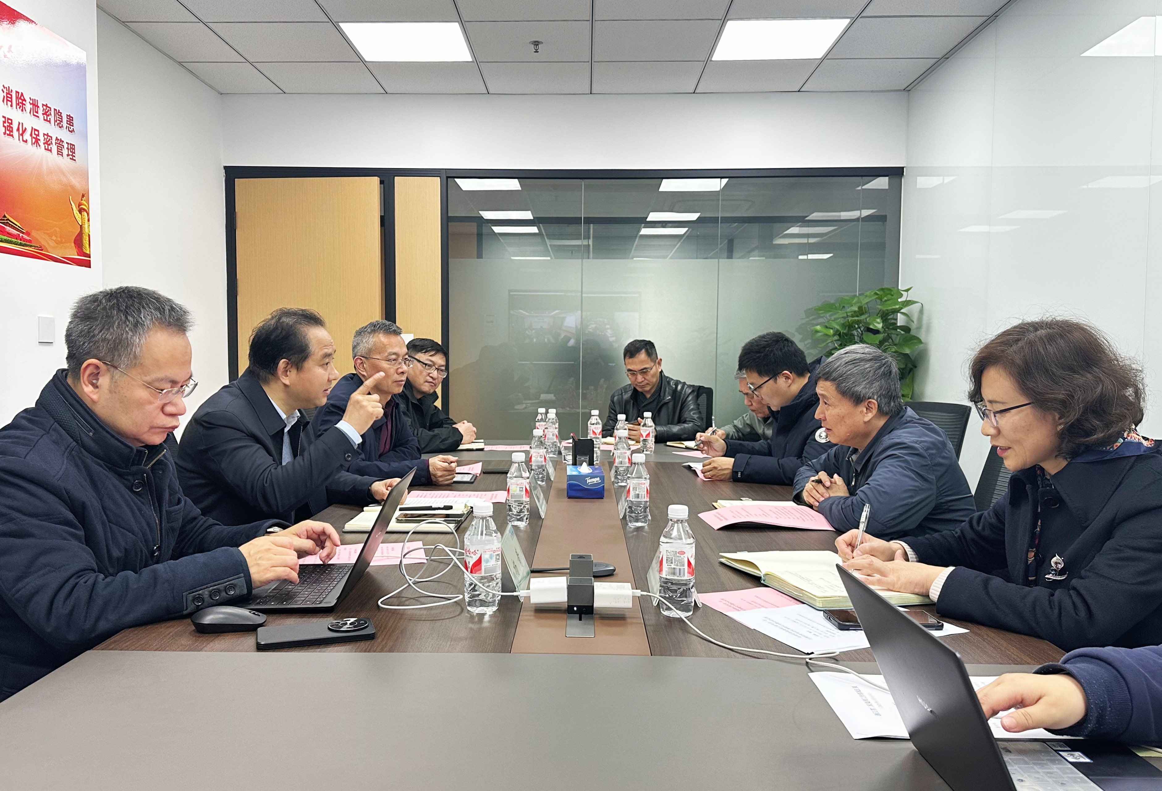 省政府特約研究員、智能制造專家委員會副主任凌云一行調研省二輕集團